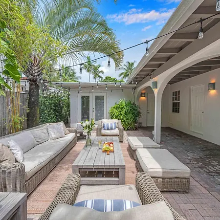 Surf Keysteps From Beach Beautiful Courtyard Hot Tub H0Mes Fort Lauderdale Exterior photo